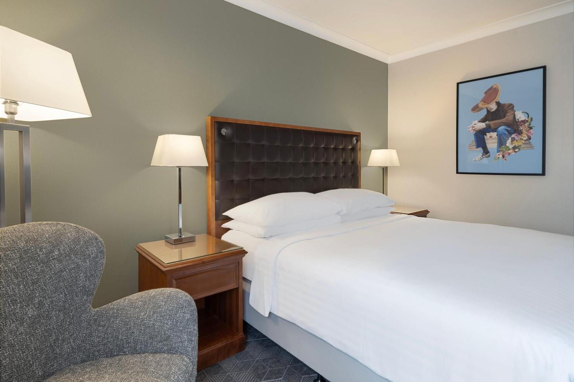 Delta Hotels By Marriott Waltham Abbey Exterior photo