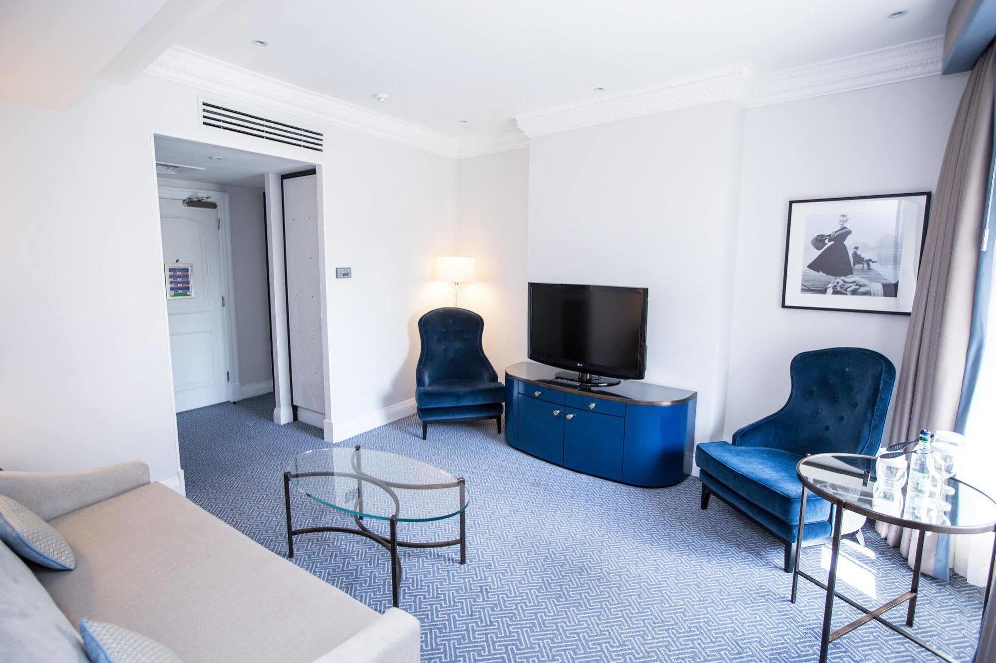 Delta Hotels By Marriott Waltham Abbey Exterior photo